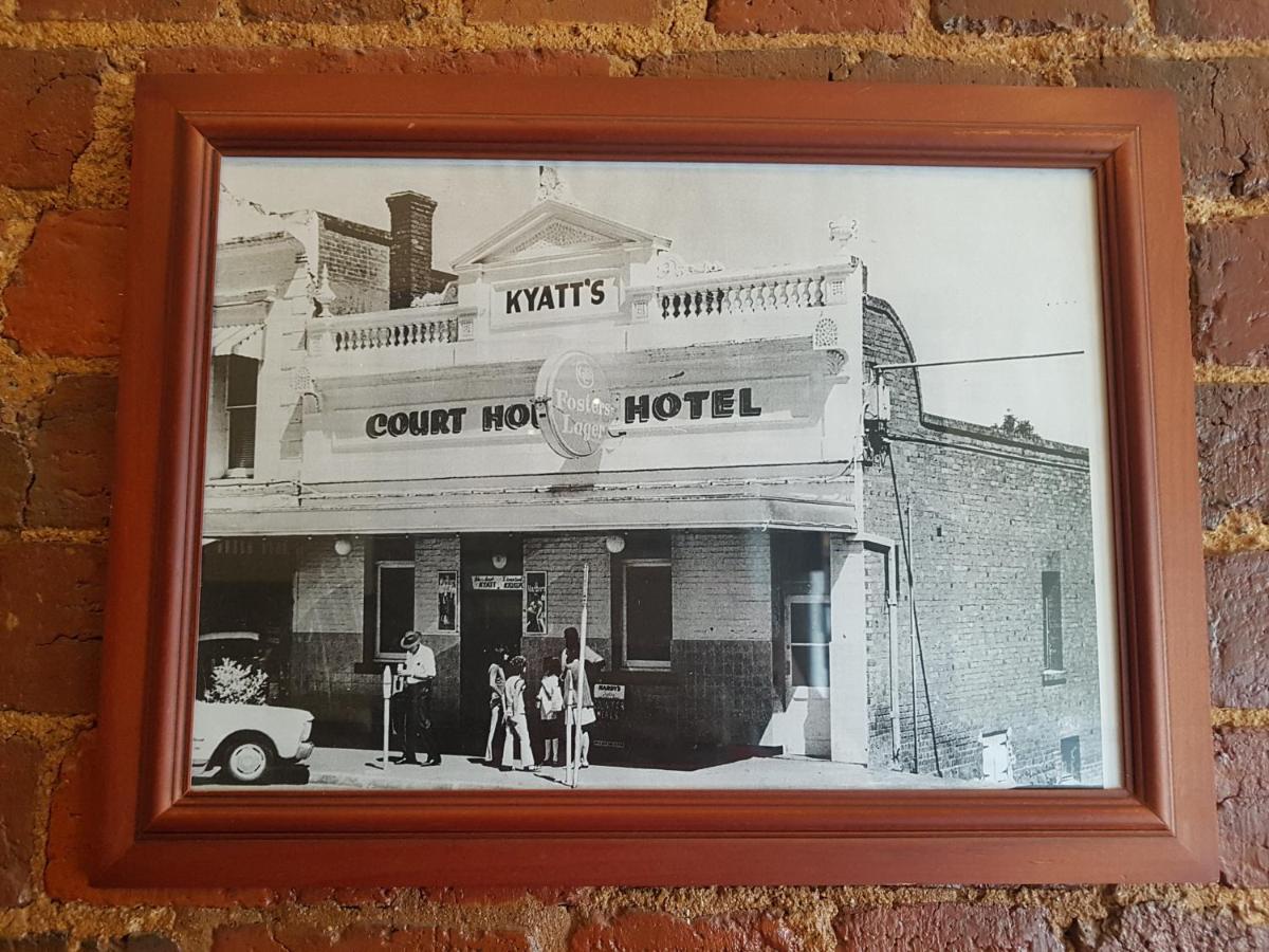 Courthouse Hotel อารารัต ภายนอก รูปภาพ